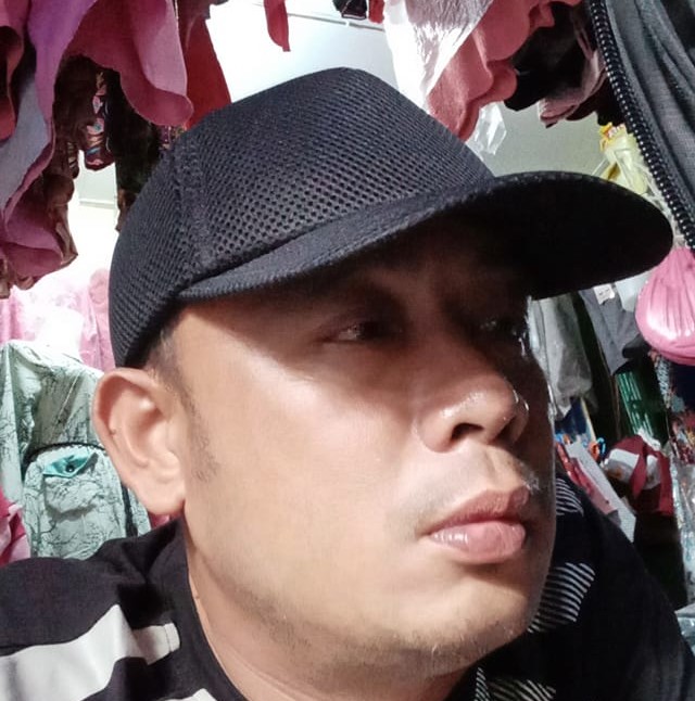 <center>Wali Kelas XII IPS 2<br>Rosehan Anuar, S.Pd</center>